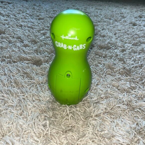 Hallmark Grab-n-Gabs Tell The Elf  Storytelling Electronic Game. - Picture 3 of 6